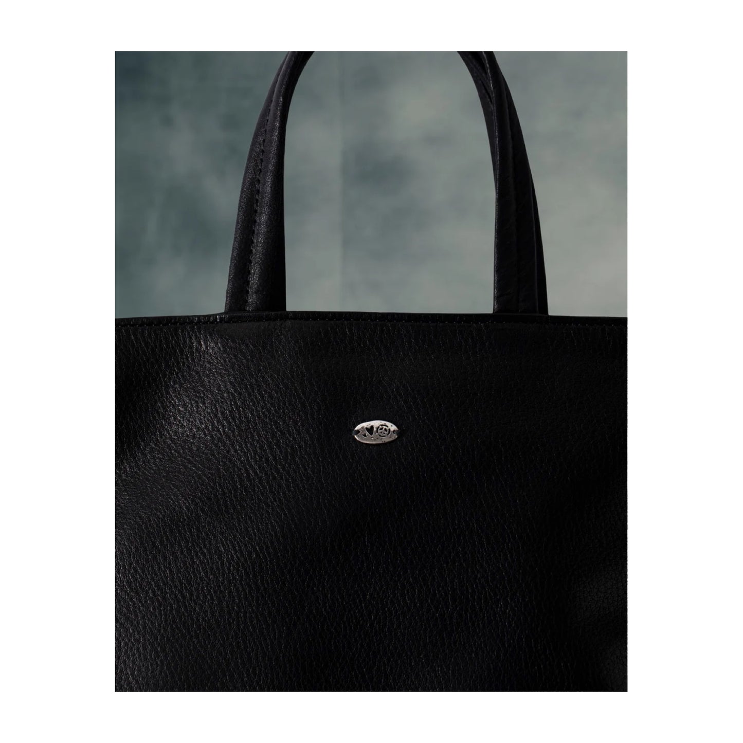 "PC EXCLUSIVE" LEATHER MINI TOTE BAG W / SILVER CHARM