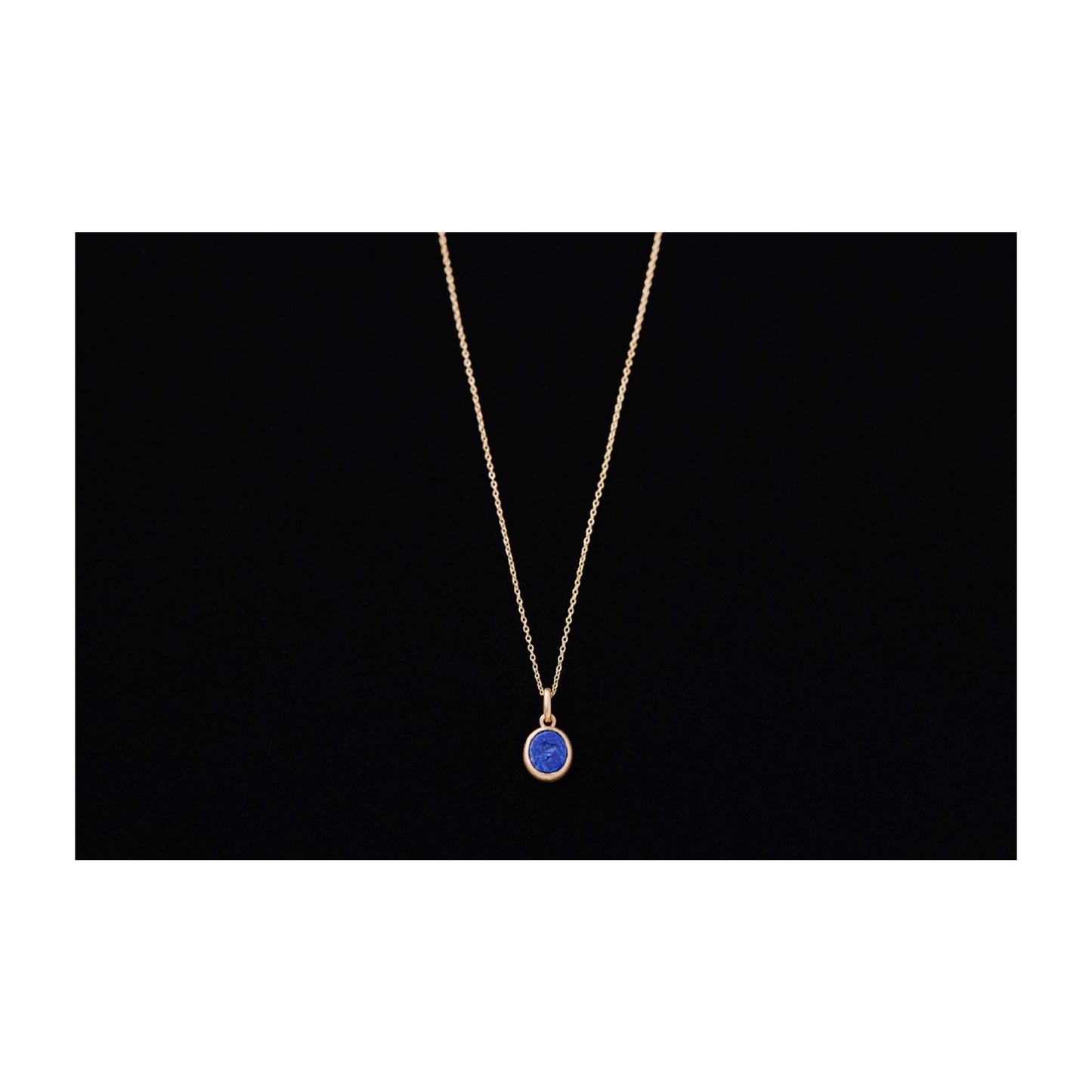 INTAGLIO GOLD NECKLACE LAPLIS
