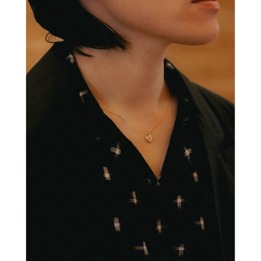 "KYOTO EXCLUSIVE" GOLD HEART DIAMOND WHITE SHELL NECKLACE