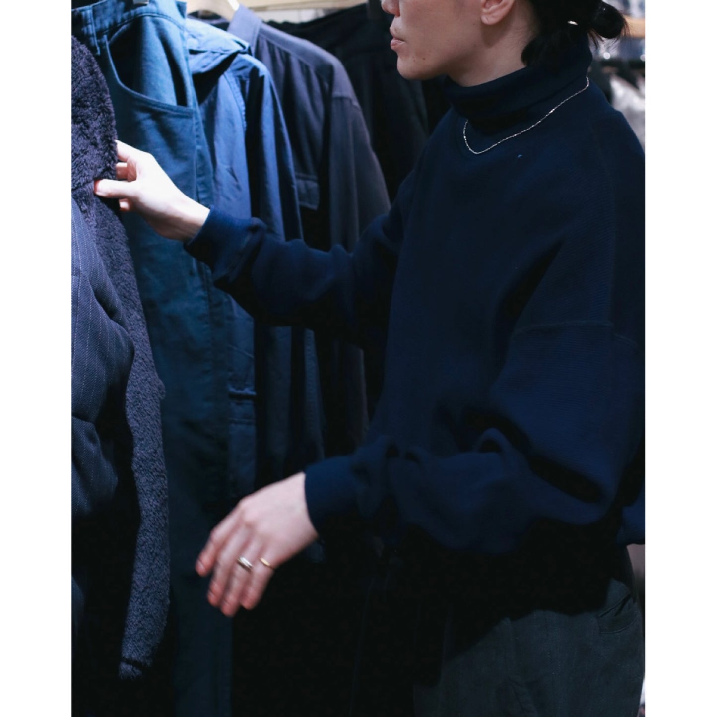 H/W INDIGO THERMAL TURTLENECK -NAVY-